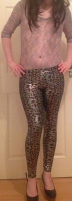 Sissy em leggigs com estampa de leopardo