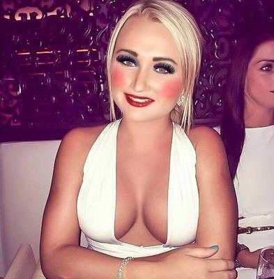 bimbo barbie royaume-uni muet chav FRANKIE
