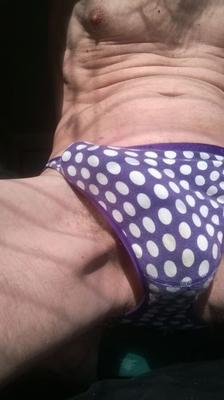 水玉模様のパンティーを詰めた状態