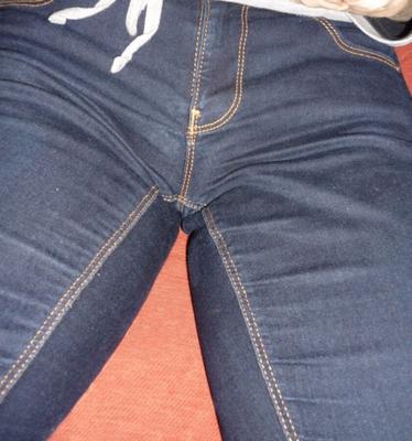 Jeans completamente empacados y extendidos