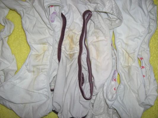 - sale usé mouillé culotte puante culotte dreckig Slips Höschen