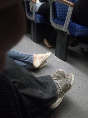 率直なバレリーナの足 NN