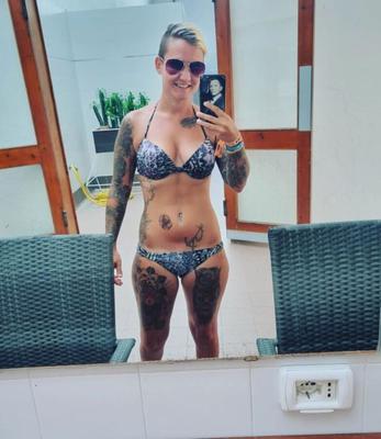 Julia geile Instagram Tattooschlampe