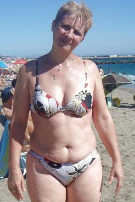 Reife Mädchen im Bikini