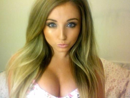 Big tit teenage bitch Lauren and mates