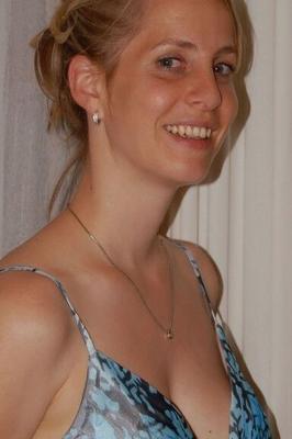 Milf pregnant/non pregnant. Also one go as lesbian when a teen