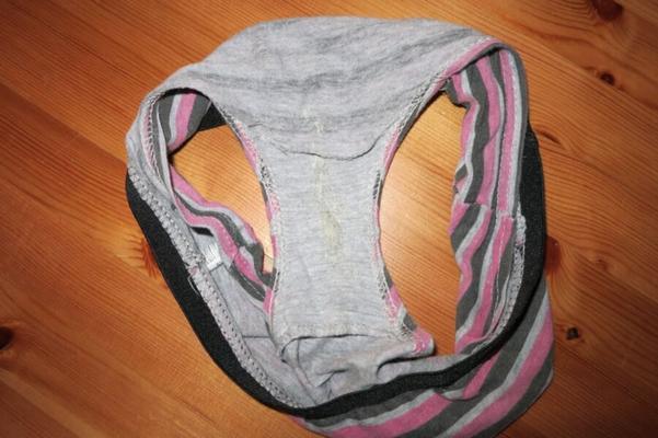 お泊り会は10代のパンティ愛好家のためのものです