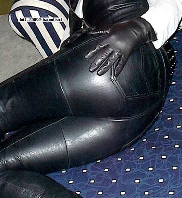 Femmes sexy en cuir