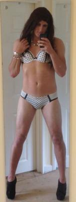 Crossdresser adolescente - Selfshots de roupa íntima