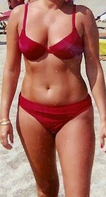 Tire a roupa dela, por favor