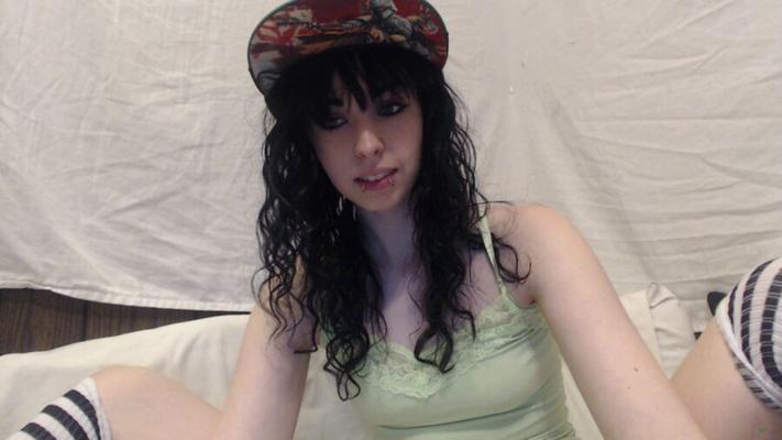 Pierced girl marturbating