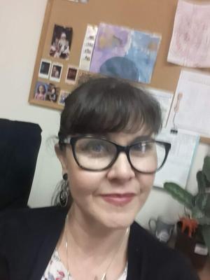 dumb exposed single PTA mom of
