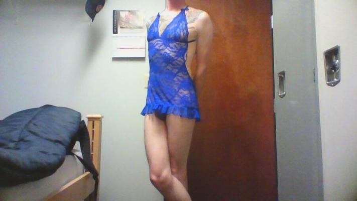 Feuer Sissy in meinen neuen blauen Dessous für dich
