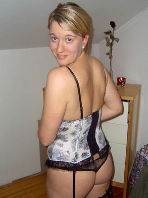 Fille en lingerie