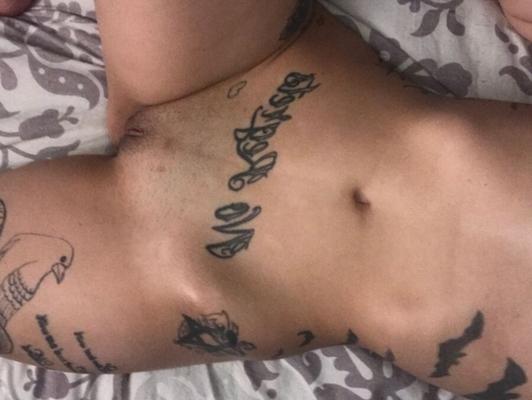Victoria Adame, nus Goth Hotwife envoyés à des amis
