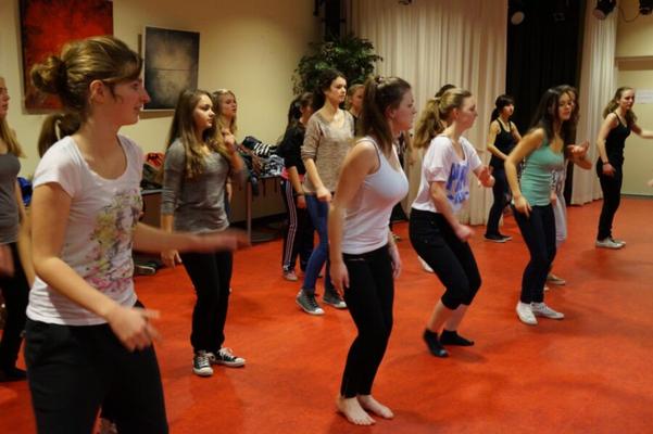 Aula de dança peituda