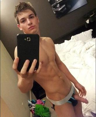 Selfies 巨大なコックの白人男性