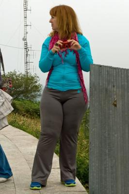 MILF grossa com pernas grossas e bunda enorme