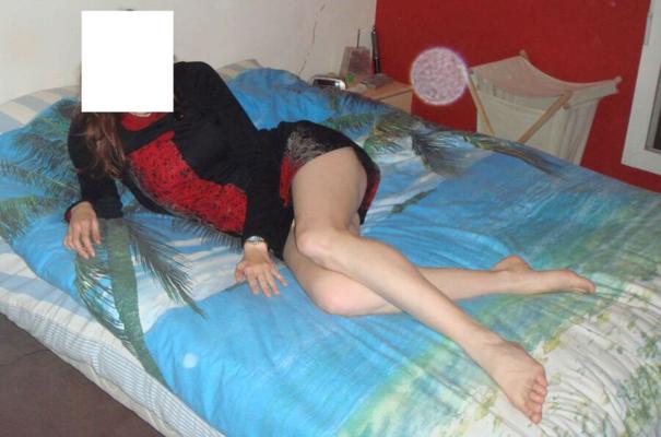 mi esposa con un lindo vestido rojo y negro
