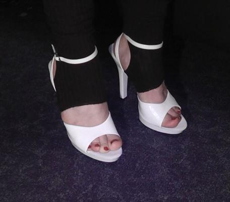 tacones blancos