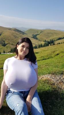 Ema - chica de campo