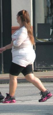 De belles grosses hanches et un cul large, des collants serrés, gros et plus