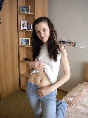 Сексуальная поза восточной красоты