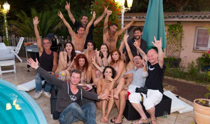 プールパーティー、写真撮影、スインガークラブ
