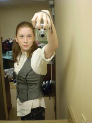 Ginger in front of the mirror P-P ¤