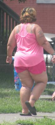 ÉNORME GROS Cuisses Ventre GÉANT SSBBW en short ALERTE BBW
