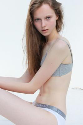 Joven puta de la BBC (Ella y.o.)