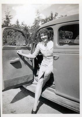 Mimiskirts with minis and other cars