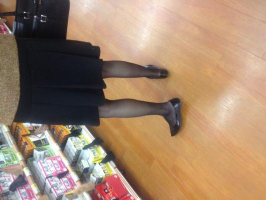 femmes au supermarché - woman in supermarket