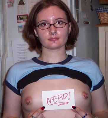Nerds cachondas posando