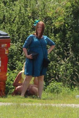 Pris en train de photographier une fille en train de pisser