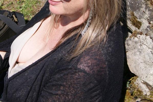 downblouse sans soutien-gorge à nouveau