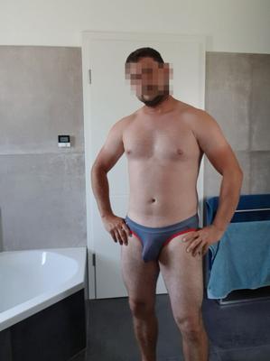 Ropa interior y desnudos completos