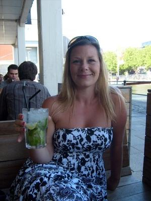 Vollbusige MILF-Schlampe