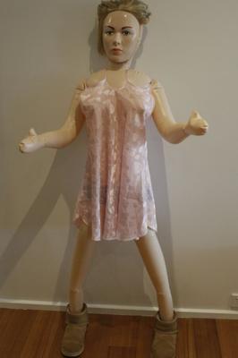 Vestido rosa suave de muñeca de amor sexy