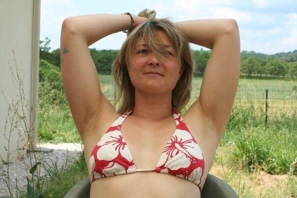 Astrid, une maman bien chaude du cul... Soccermom pour toi....