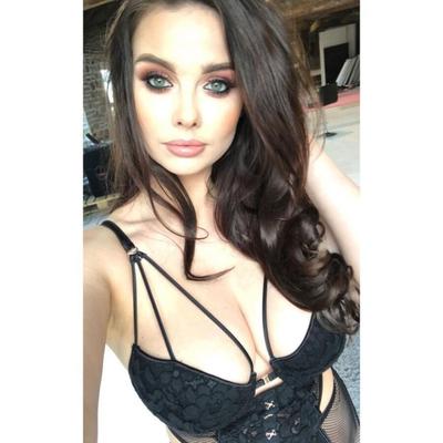 KYM GRAHAM 巨乳 おっぱい 女神 SELFIE QUEEN