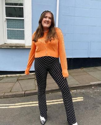 Uni girl likes attention UK teen