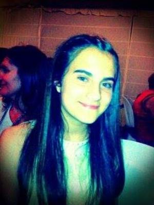 sofia adolescente inútil coño