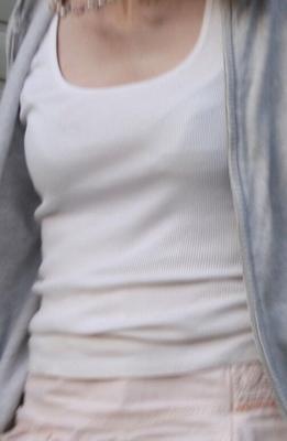 ブラジャーの小さなおっぱい
