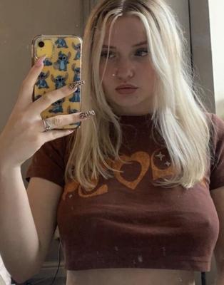 Selfies d'adolescentes chaudes aux gros seins