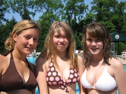 GROUPS OF PETITE TEENS IN BIKINI
