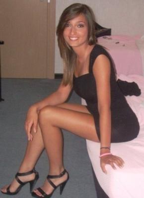 Chicas con vestidos ajustados