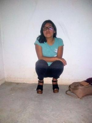 La Prima Frida cogiendo