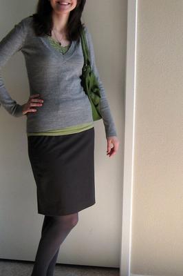 Spermaschlampe D in flachen Schuhen abgespritzt.