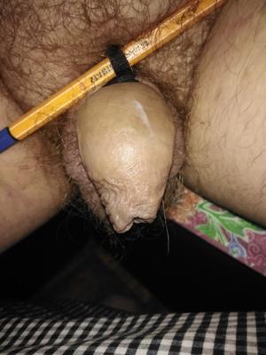 Nutzloser Lump macht die Nacht durch